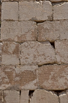 Delphi Prints: The Polygonal wall