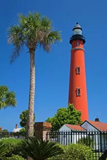 Images Dated 30th March 2007: Ponce Inlet Lighthouse, Daytona Beach, Florida, United States of America, North America
