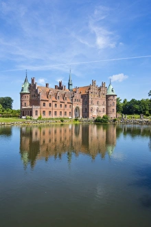 Pond in front of Castle Egeskov, Denmark, Scandinavia, Europe
