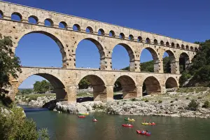Pont du Gard, Roman aqueduct, UNESCO World Heritage Site, River Gard, Languedoc-Roussillon