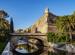 Pont de la Riera (bridge) and Bastio de Sant Pere (bastion), Es Baluard