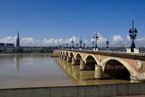 Images Dated 23rd September 2007: Pont de Pierre, Bordeaux, Gironde, Aquitaine, France, Europe