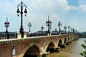 Connection Prints: Pont de Pierre on the Garonne river