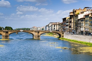 Ponte Santa Trinita dating from the 16th century and the Arno River, Florence (Firenze), UNESCO World Heritage Site, Tuscany, Italy, Europe Ponte Santa Trinita dating from the 16th century and the Arno River, Florence (Firenze), UNESCO World Heritage Site, Tuscany, Italy, Europe