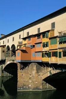 Images Dated 2005 March: Ponte Vecchio over Arno River, Florence, Tuscany, Italy, Europe