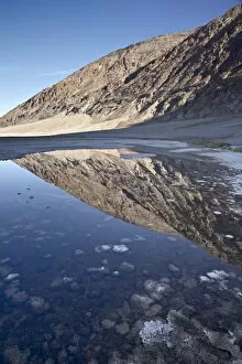 Images Dated 11th December 2008: Pool of water at Badwater, Death Valley National Park, California, United States of America
