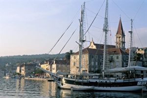 Milna Prints: Port of Milna, Ile de Brac, Dalmatian coast, Croatia, Adriatic, Europe
