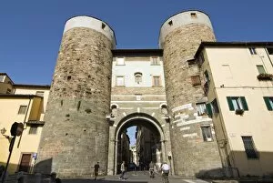 Images Dated 24th June 2008: Porta San Gervasio, Lucca, Tuscany, Italy, Europe