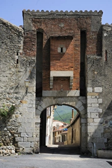 Images Dated 23rd May 2009: Porte du Verger entrance to the fortified town of Prats-de-Mollo-de-Preste