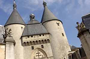 Images Dated 17th January 2008: Porte de la Graffe, Old Town, Nancy, Meurthe et Moselle, Lorraine, France, Europe