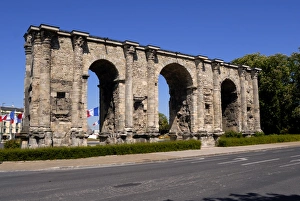 Porte de Mars Roman arch