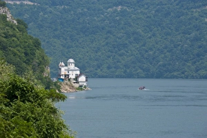 Images Dated 17th June 2008: Portille de Fier (Iron gate), River Danube, Danube Valley, Romania, Europe