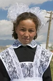 Images Dated 1st September 2009: Portrait of girl in traditional clothes, Torugart, Kyrgyzstan, Central Asia, Asia