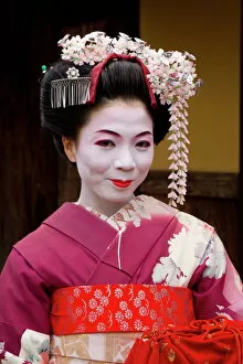 Japanese Gallery: Portrait of a maiko