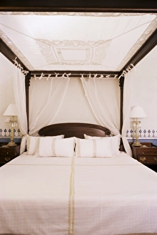 Furniture Prints: Four poster bed