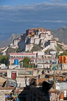 Images Dated 6th August 2010: The Potala Palace former chief residence of the Dalai Lama, UNESCO World Heritage Site