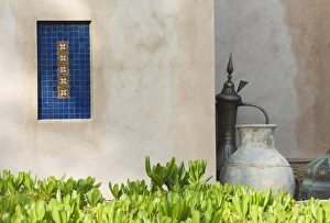 Vase Prints: Pots and wall