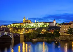 Obecni Dum Prints: Prague Castle (Prazsky Hrad), UNESCO World Heritage Site, on the Vltava River at dusk