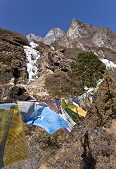 Religions Prints: Prayer flags, Dudh Kosi Valley, Solu Khumbu (Everest) Region, Nepal, Himalayas, Asia