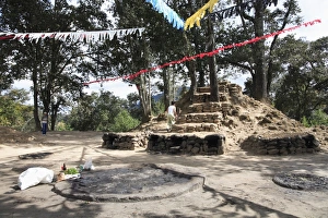 Images Dated 25th November 2007: Pre-Columbian, Mayan archaeological site of Iximche, Highlands, Guatemala