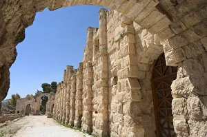 Jerash Prints: Preserved Roman city