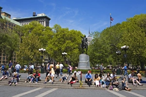 Images Dated 10th May 2007: President Washington statue, Union Square, Midtown Manhattan, New York City
