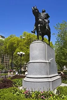 Images Dated 10th May 2007: President Washington statue, Union Square, Midtown Manhattan, New York City