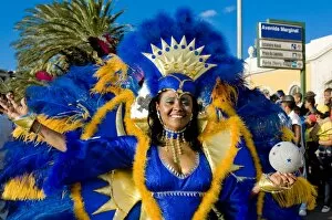 Images Dated 24th February 2009: Pretty woman in colourful Carnival costume, Mindelo, Sao Vicente, Cape Verde, Africa
