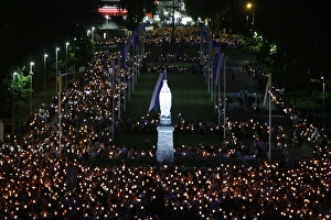 Images Dated 20th April 2000: Procession at the Lourdes shrine, Lourdes, Hautes Pyrenees, France, Europe