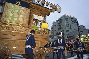 Procession of parade floats