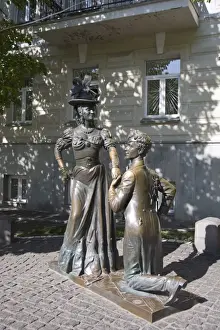 Pronya Prokopovna and Svirid Golohvastov statue depicting