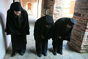 Images Dated 15th April 2006: Prosternation at Koutloumoussiou monastery on Mount Athos, Greece, Europe