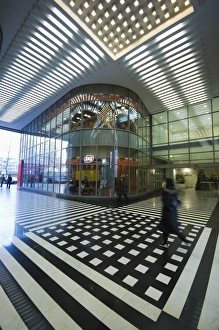 Images Dated 19th December 2007: Psychedelic floor design in SOHO shopping area, Guomao, Beijing, China, Asia