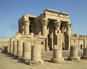 Images Dated 17th November 2008: Ptolemaic temple of Haroeris and Suchos (Horus and Sobek), Kom Ombo, Egypt