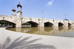 Images Dated 11th May 2009: Puente del Real bridge, Valencia, Comunidad Valencia, Spain, Europe