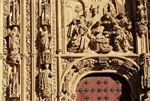Detail of the Puerta del Nacimiento