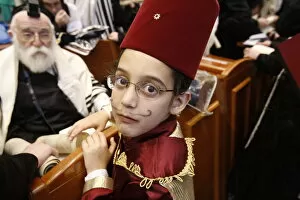 Images Dated 11th March 2009: Purim celebration in the Belz Synagogue, Jerusalem, Middle East