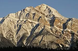 Images Dated 9th October 2009: Pyramid Mountain, Jasper National Park, UNESCO World Heritage Site, Alberta