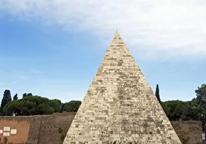 Images Dated 21st October 2007: The Pyramid, Rome, Lazio, Italy, Europe