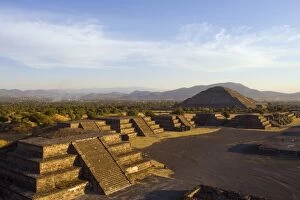 Images Dated 8th November 2010: Pyramid of the Sun at Teotihuacan, UNESCO World Heritage Site, Valle de Mexico