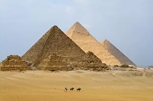 Images Dated 2nd February 2008: The Pyramids of Giza, Giza, UNESCO World Heritage Site, near Cairo, Egypt