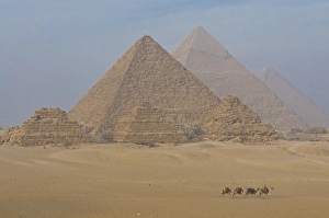 Images Dated 7th November 2009: The Pyramids of Giza, UNESCO World Heritage Site, near Cairo, Egypt, North Africa, Africa