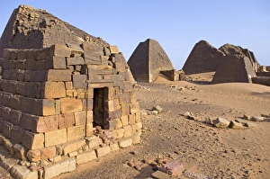 Images Dated 16th September 2005: Pyramids of Meroe, Sudan, Africa