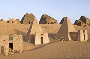 Images Dated 16th September 2005: Pyramids of Meroe, Sudan, Africa