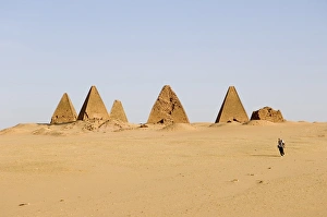 Images Dated 14th September 2005: Pyramids to the west of the temple at Jebel Barkal, UNESCO World Heritage Site
