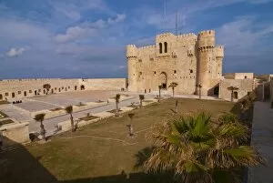 Images Dated 22nd February 2007: The Qaitbay Citadel, Alexandria, Egypt, North Africa, Africa