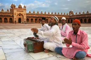 Mature Men Prints: Qawali musician performing in the courtyard of Fatehpur Sikri Jama Masjid (Great Mosque)