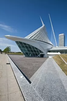 The Quadracci Pavilion of the Milwaukee Mus eum of Art, Milwaukee, Wis cons in