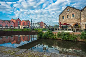 Stone Wall Prints: The Quay (Quayside) in Exeter in early morning, Exeter, Devon, England, United Kingdom