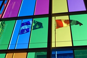 Images Dated 5th July 2007: Quebec provincial flag and Canadas national flag, Montreal, Quebec